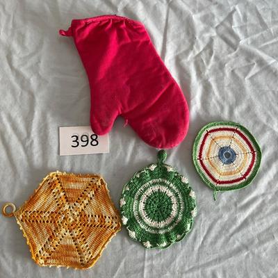 Lot of hot pads