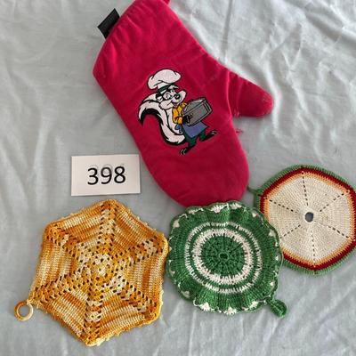 Lot of hot pads