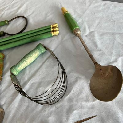 Jadeite Green Kitchen Ustensils
