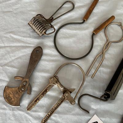 Lot of vintage utensils