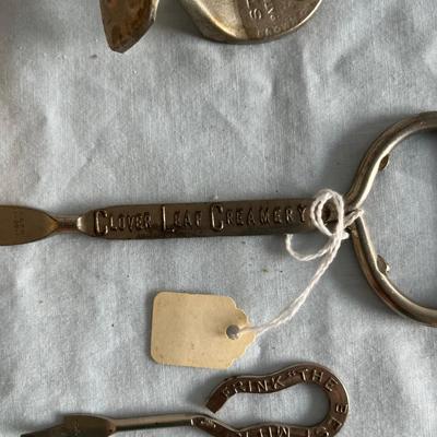 Vintage Advertising Utenisls