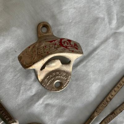 Vintage Advertising Utenisls