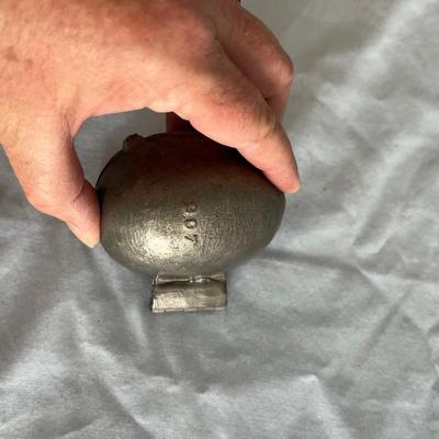 Chocolate egg mold & trivit