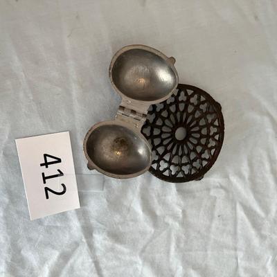 Chocolate egg mold & trivit