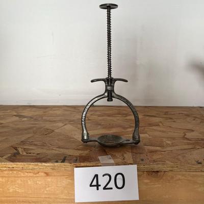 Fruit pitter
