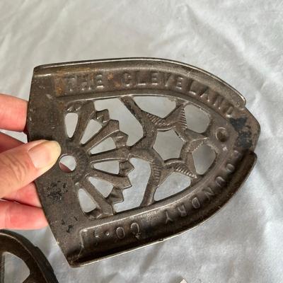 Antique Trivits