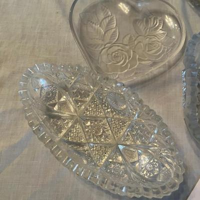 Lot of 8 crystal glass bowls
