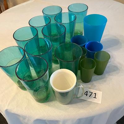 Flat of Plastic ware Tumblers