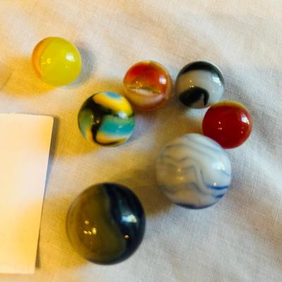 Small lot of marbles