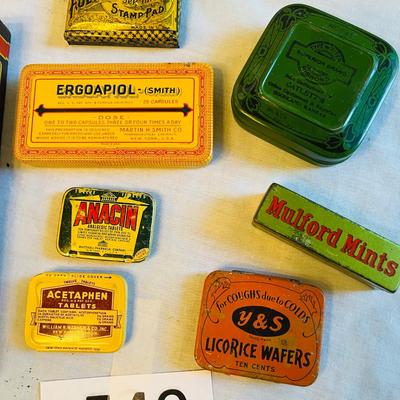 Lot of vintage Tins