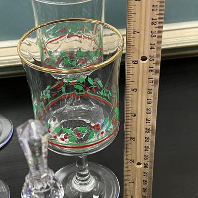 6 Vintage 1987 Arby's Christmas Holly Berry Glasses Wine and Crystal Bell