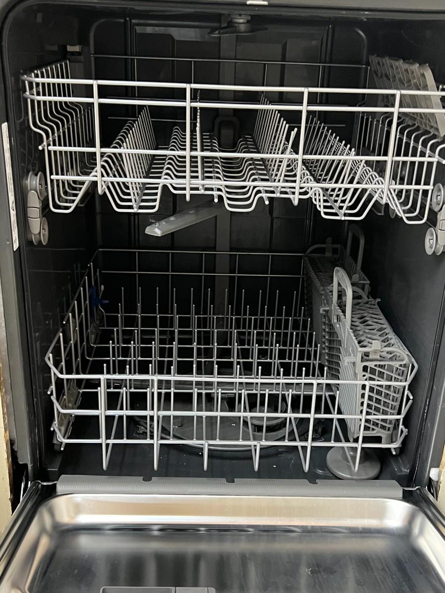 Whirlpool Dishwasher with Fan Dry Model WDT730PAHZ0