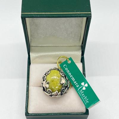 LOT 8: Sterling Silver & Connemara Marble Ring from Ireland - Size 6.5