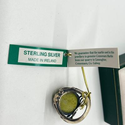LOT 8: Sterling Silver & Connemara Marble Ring from Ireland - Size 6.5