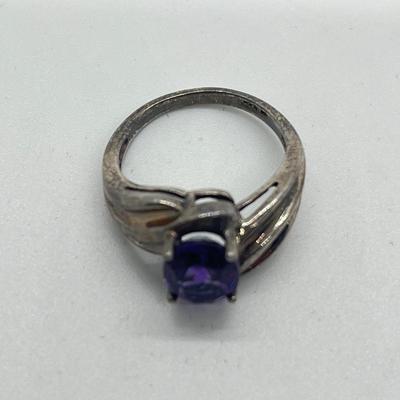 LOT 10: Brazilian Amethyst and 925 Silver Ring - Size 6