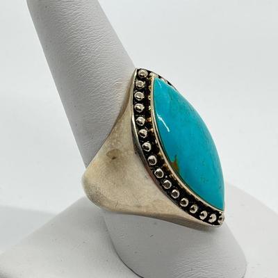 LOT 18: Elongated Marquise Shape Turquoise and Sterling Silver Ring - Size 9 - with Bead Detail