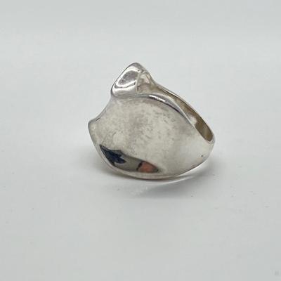 LOT 19: Arte d'Argento Sterling Silver Bold Wavy Ring - Size 7