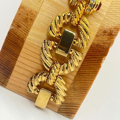 LOT 32: Rope Design & Crystal Jaqueline Kennedy Link Bracelet - 7-1/4