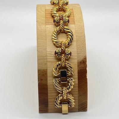 LOT 32: Rope Design & Crystal Jaqueline Kennedy Link Bracelet - 7-1/4