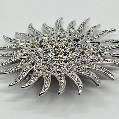 LOT 38: Jaqueline Kennedy Reproduction Crystal Brooch