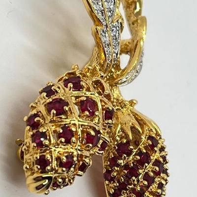 LOT 45: Jaqueline Kennedy Dual Berry Pin