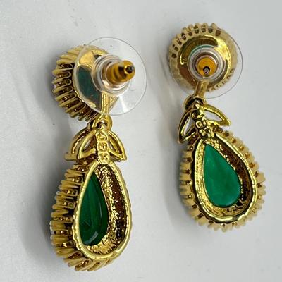 LOT 47: Simulated Emerald Jaqueline Kennedy Drop Earrings
