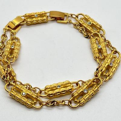 LOT 54: Jaqueline Kennedy Goldtone Paperclip Bracelet - 7-1/4