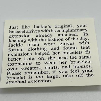 LOT 54: Jaqueline Kennedy Goldtone Paperclip Bracelet - 7-1/4