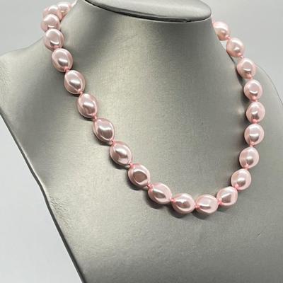 LOT 70: Majestic Pink Simulated Pearl Adjustable Necklace - 18