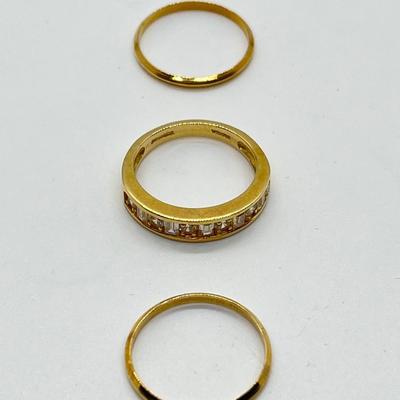 LOT 103: Three Stacking 14K Gold Rings - 3.76 gtw
