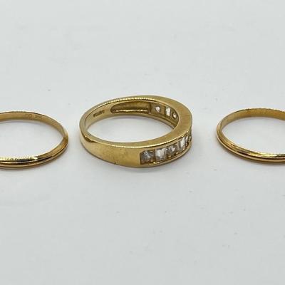 LOT 103: Three Stacking 14K Gold Rings - 3.76 gtw