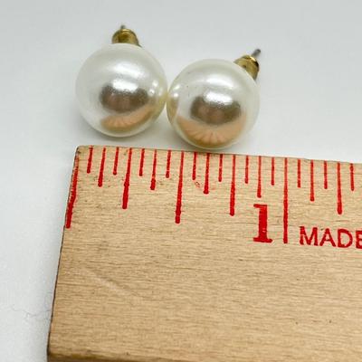 LOT 110: Simulated Pearl Necklace (18" + 3" Ext.) & Two Pair of Matching Earrings