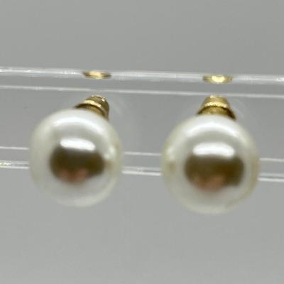 LOT 110: Simulated Pearl Necklace (18" + 3" Ext.) & Two Pair of Matching Earrings