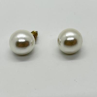LOT 110: Simulated Pearl Necklace (18" + 3" Ext.) & Two Pair of Matching Earrings