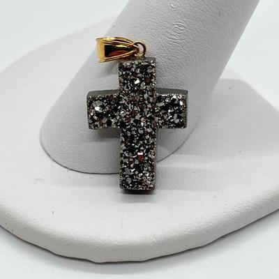LOT 111: Carved Drusy Cross Pendant with 14K Gold