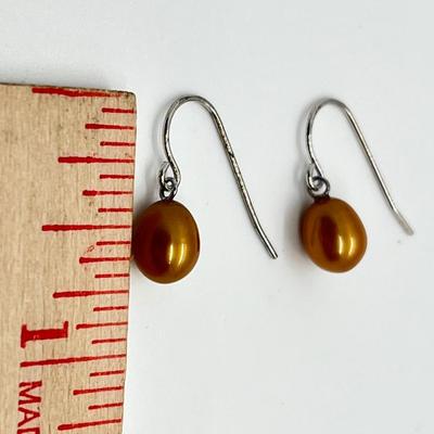 LOT 112: Set of 6 Cultured Pearl Drop Earrings by Honora
