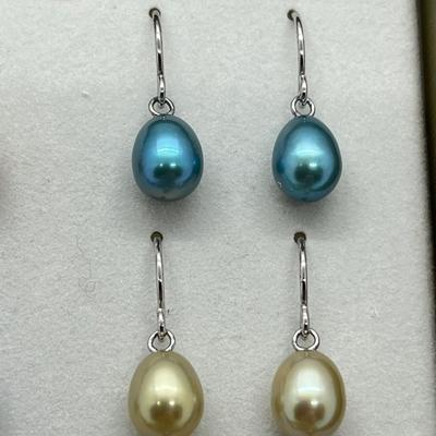 LOT 112: Set of 6 Cultured Pearl Drop Earrings by Honora