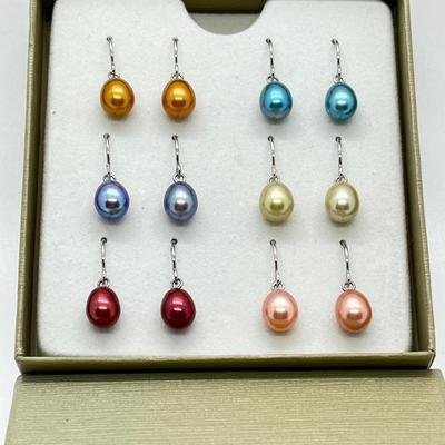 LOT 112: Set of 6 Cultured Pearl Drop Earrings by Honora