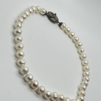 LOT 118: Artisan Crafted Sterling Silver & 10mm Cultured Freshwater Pearl 18" Necklace