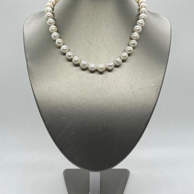 LOT 118: Artisan Crafted Sterling Silver & 10mm Cultured Freshwater Pearl 18" Necklace