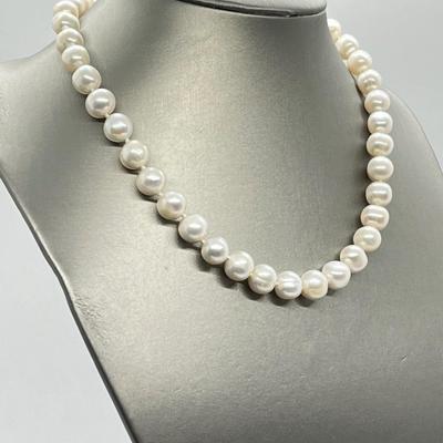 LOT 118: Artisan Crafted Sterling Silver & 10mm Cultured Freshwater Pearl 18" Necklace