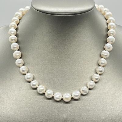 LOT 118: Artisan Crafted Sterling Silver & 10mm Cultured Freshwater Pearl 18" Necklace