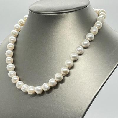 LOT 118: Artisan Crafted Sterling Silver & 10mm Cultured Freshwater Pearl 18" Necklace