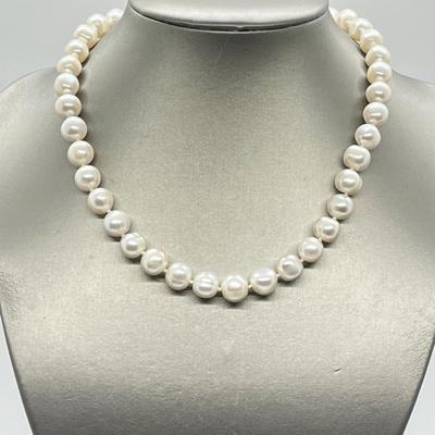 LOT 118: Artisan Crafted Sterling Silver & 10mm Cultured Freshwater Pearl 18" Necklace