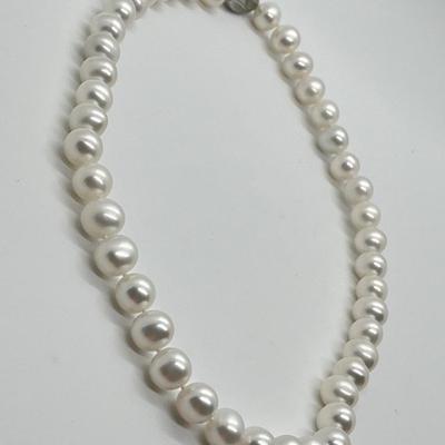 LOT 122: Honora 9mm "Potato" Cultured Freshwater Pearl 18" Necklace
