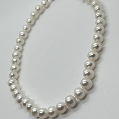 LOT 122: Honora 9mm "Potato" Cultured Freshwater Pearl 18" Necklace