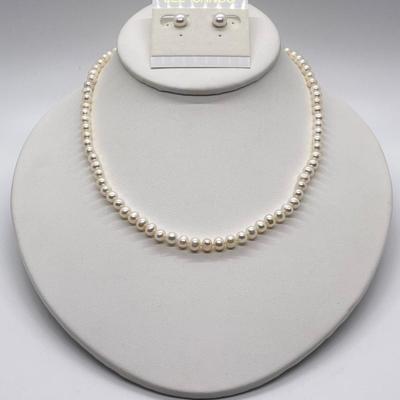 LOT 123: Lee Sands Cultured Pear 18" Necklace and Earrings Set