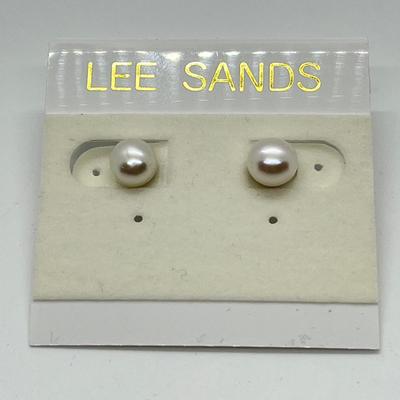LOT 123: Lee Sands Cultured Pear 18" Necklace and Earrings Set