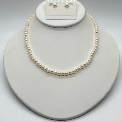 LOT 123: Lee Sands Cultured Pear 18" Necklace and Earrings Set