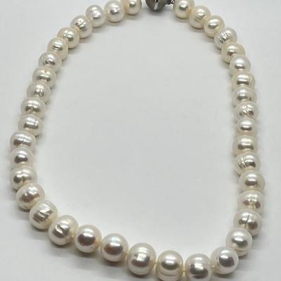 LOT 127: Honora 10.5mm Ringed Cultured Pearl 18